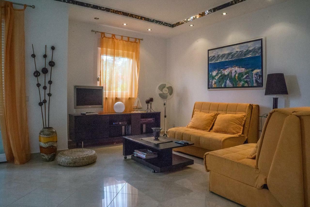 Apartment Annabela Banjol Екстериор снимка